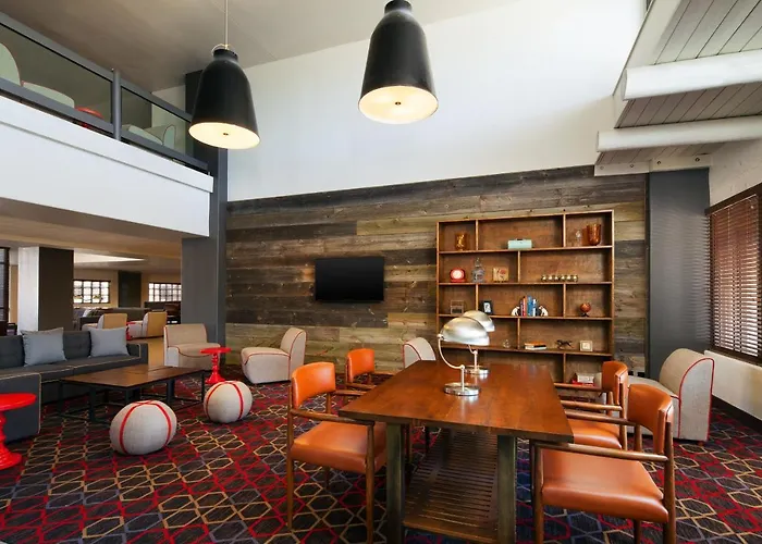 Four Points By Sheraton Phoenix South Mountain